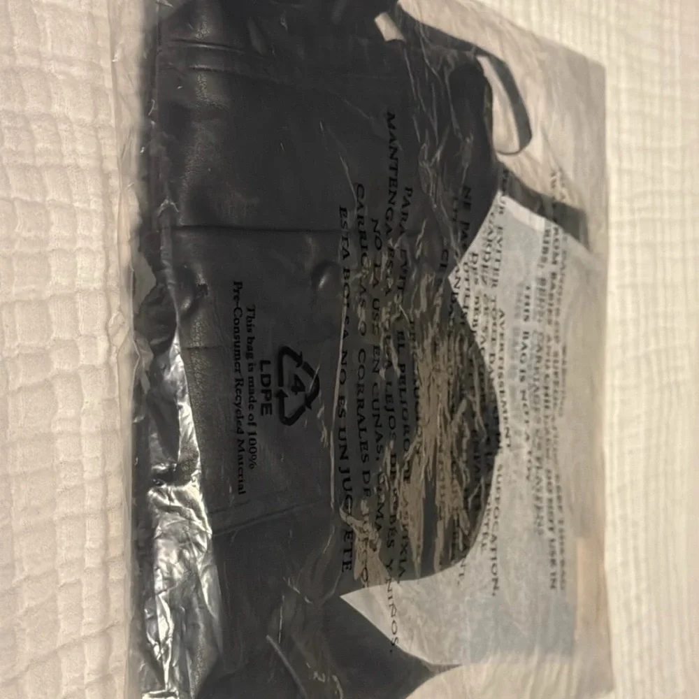 Superdown Karina Faux Leather Vest and Melania micro short - Picture 12 of 13